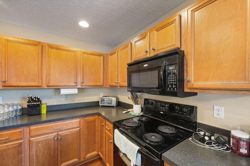 4564 LIMERICK DR — photo 15