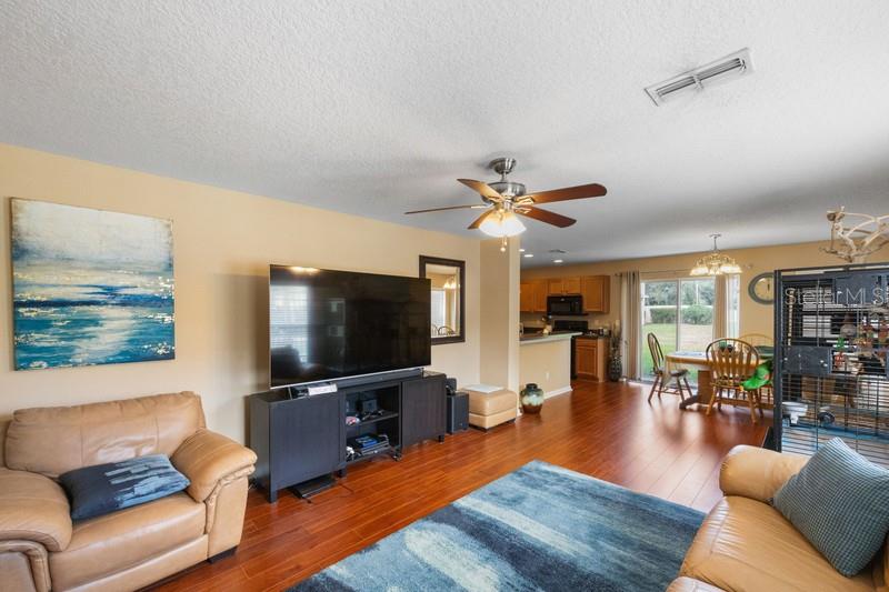 4564 LIMERICK DR — photo 8