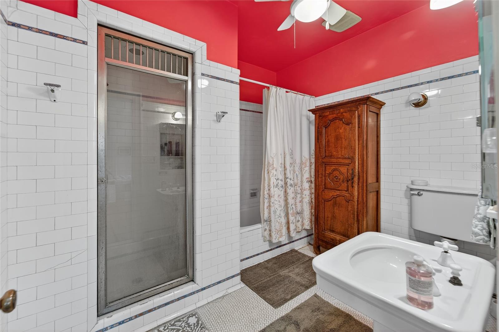 301 CASPIAN ST — photo 50