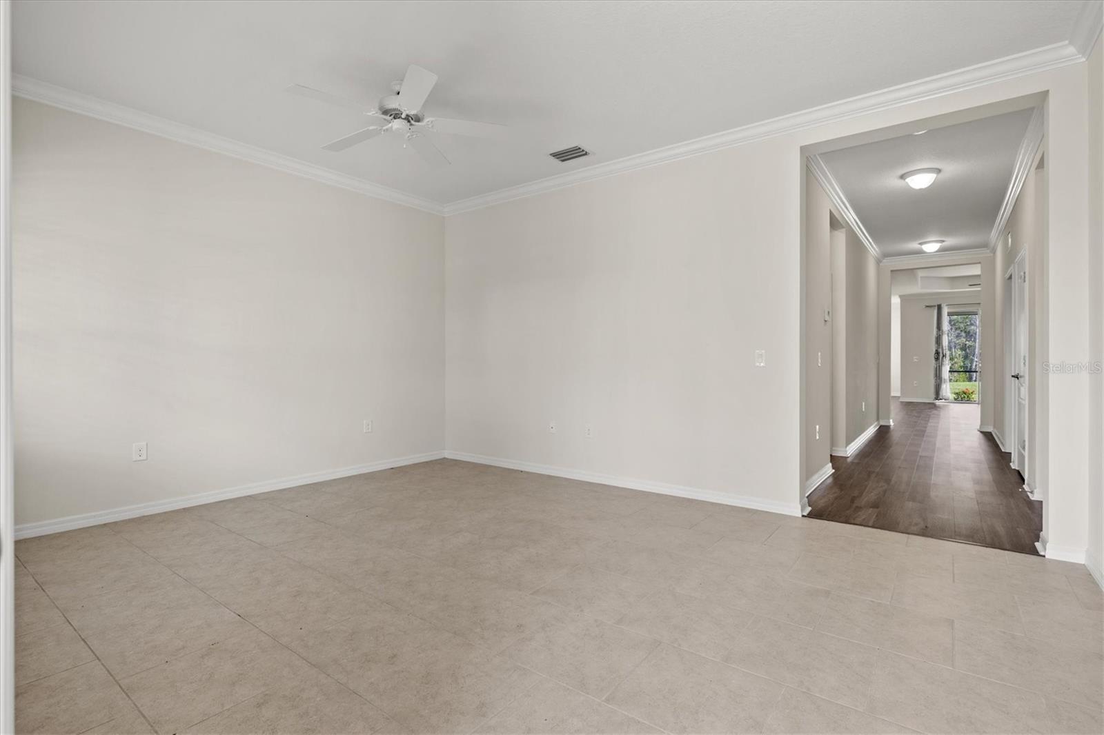 128 AVENS DR — photo 9