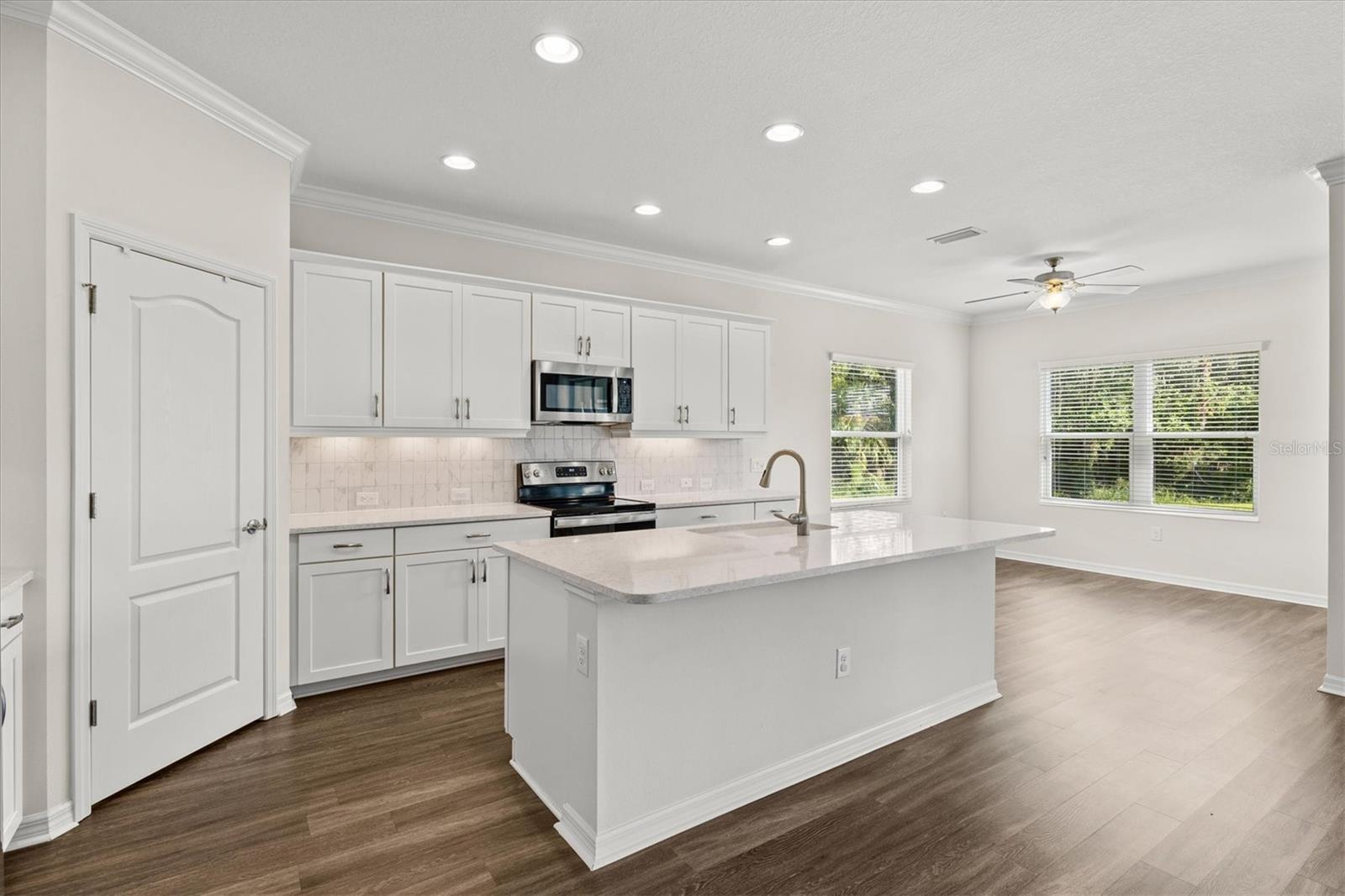 128 AVENS DR — photo 15
