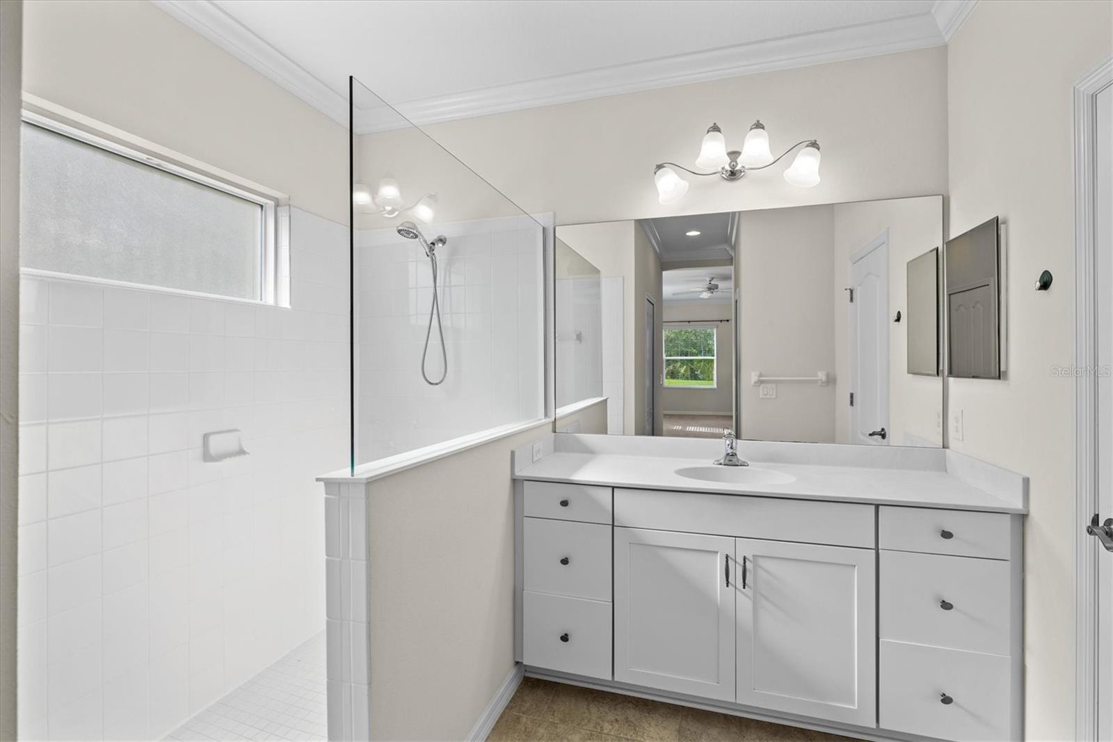 128 AVENS DR — photo 29