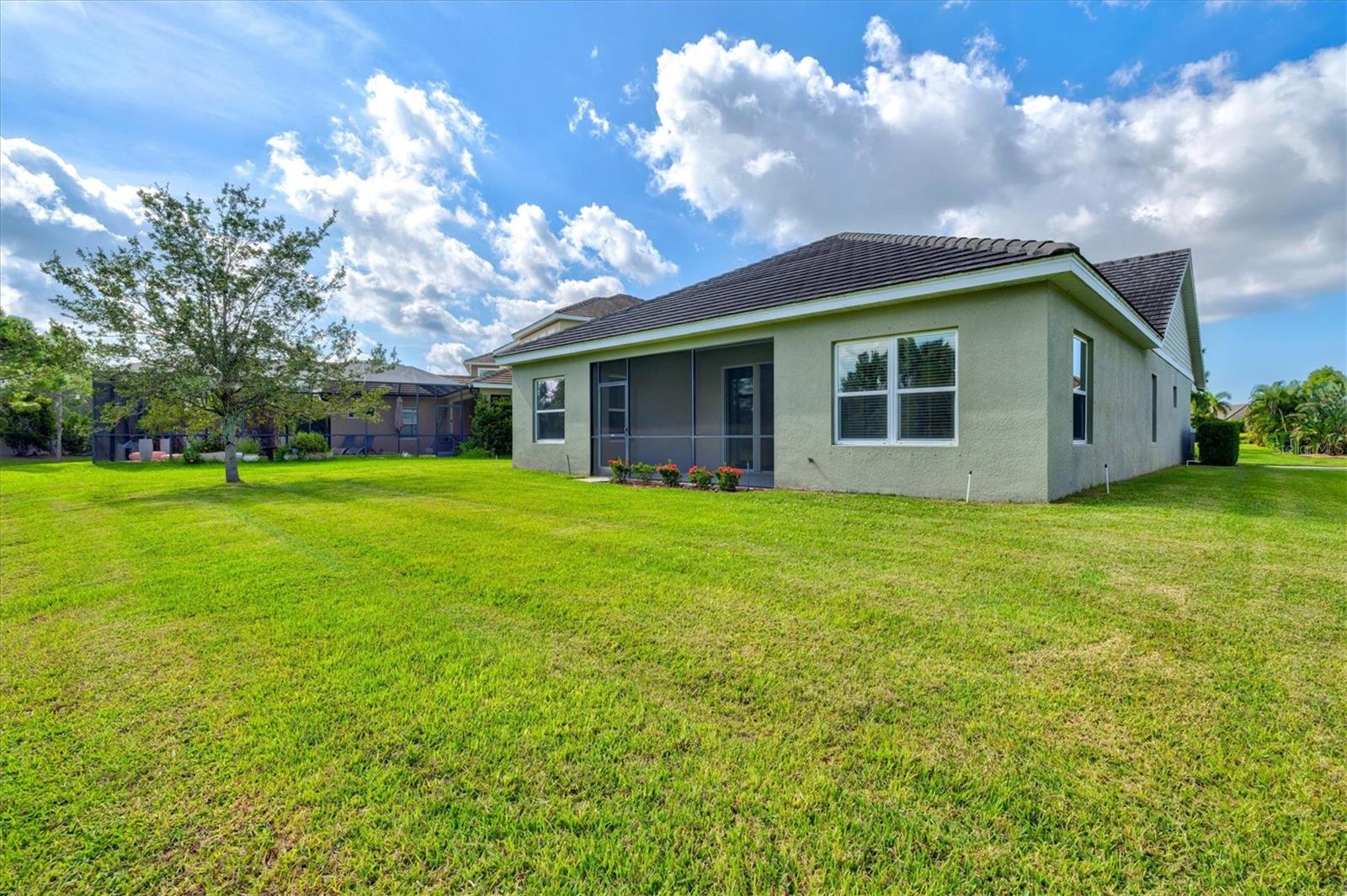 128 AVENS DR — photo 47