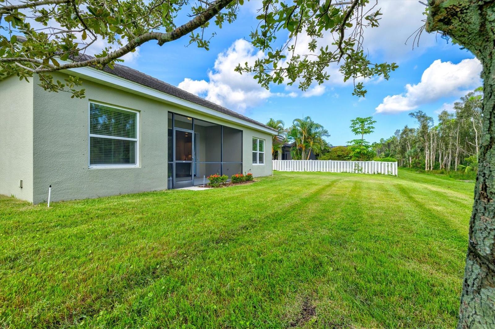 128 AVENS DR — photo 44