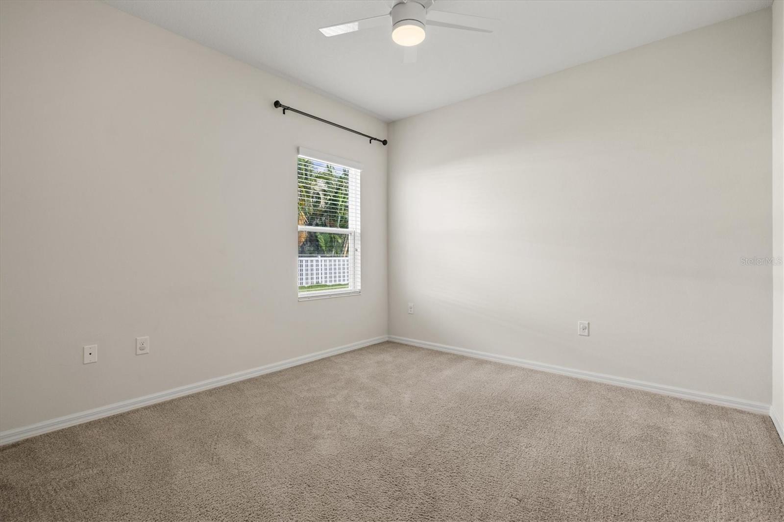 128 AVENS DR — photo 31
