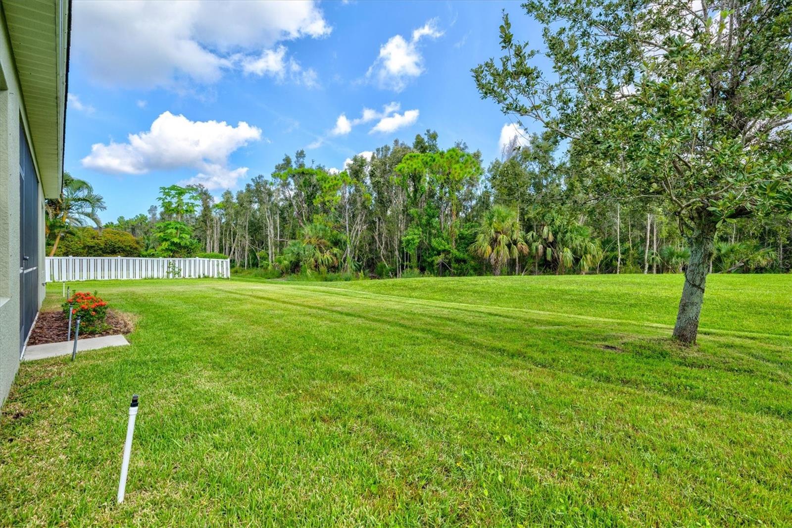 128 AVENS DR — photo 43