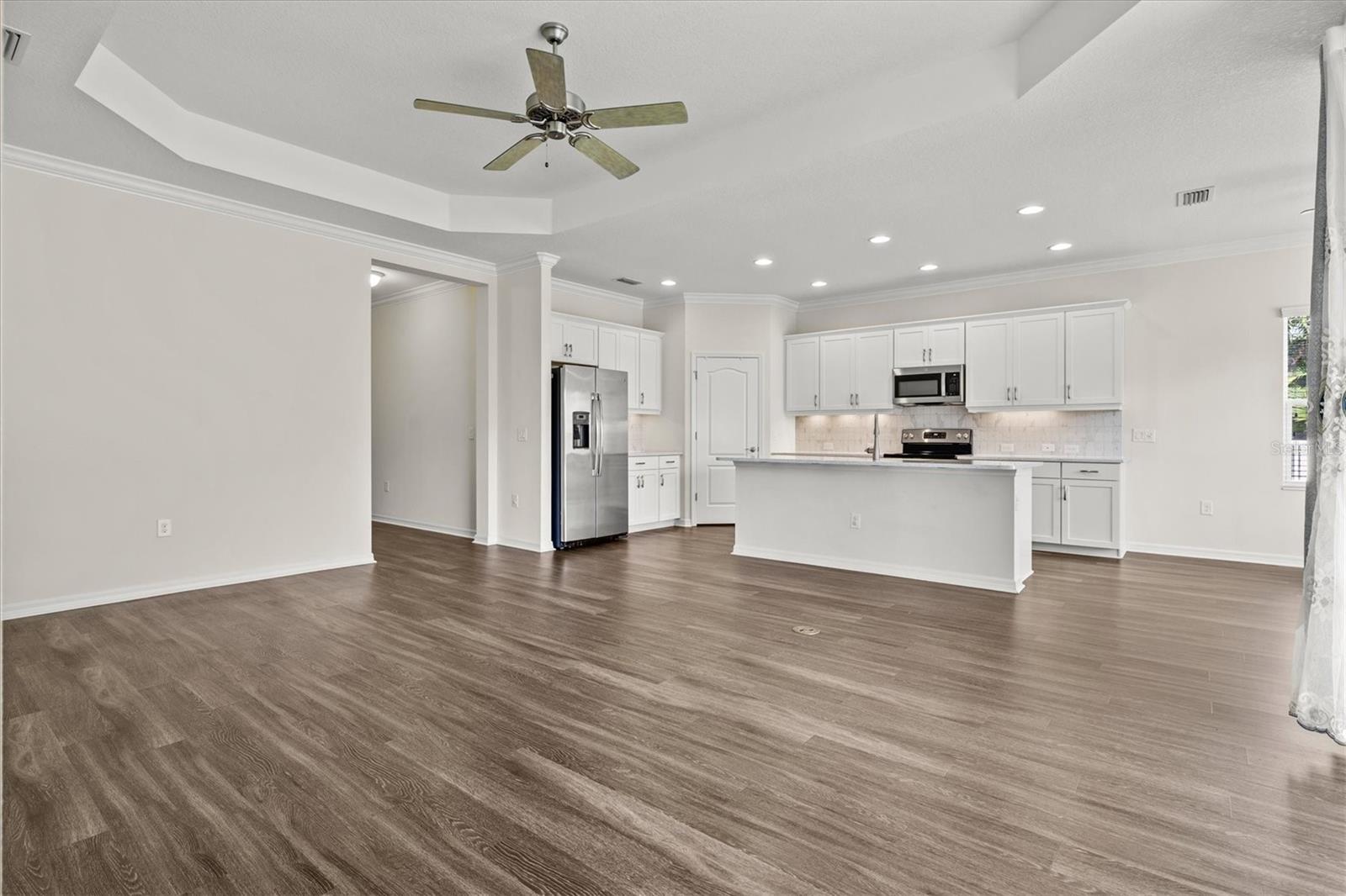 128 AVENS DR — photo 14