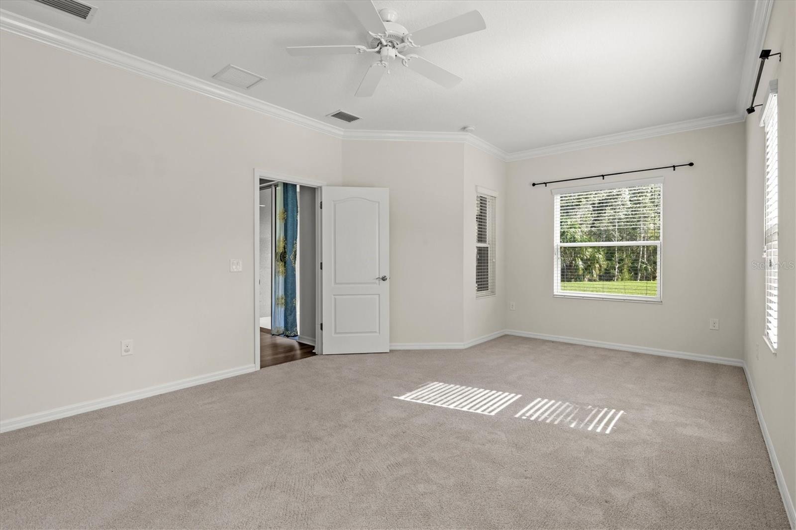 128 AVENS DR — photo 25