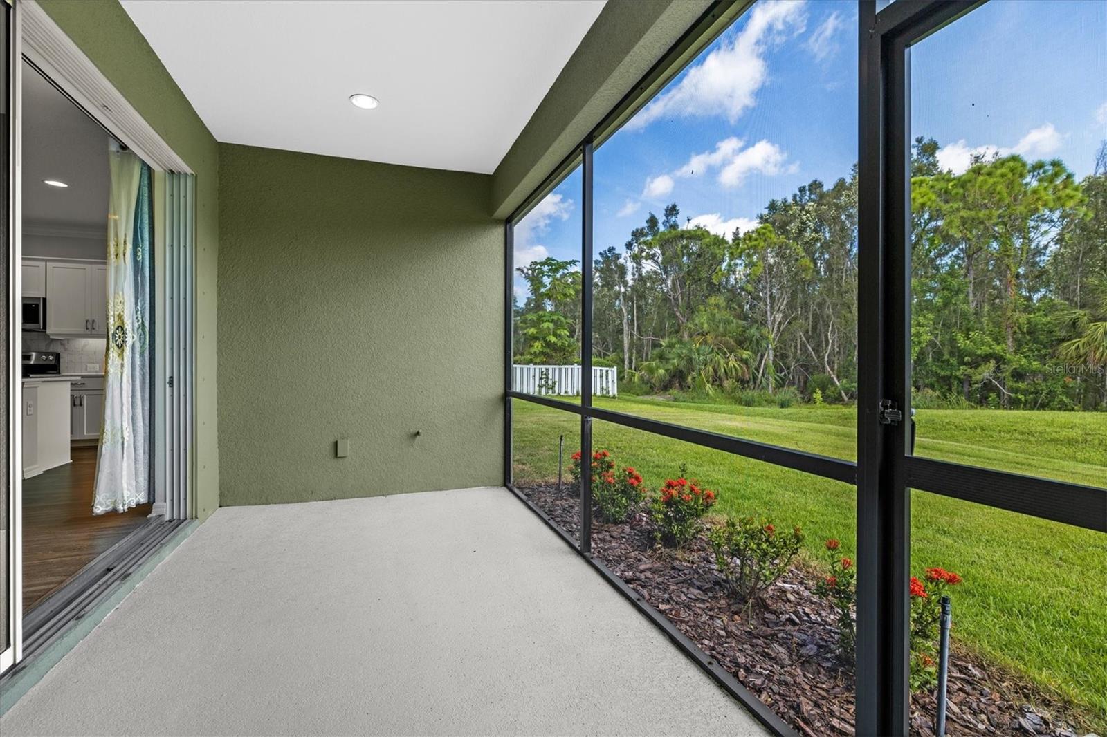 128 AVENS DR — photo 41