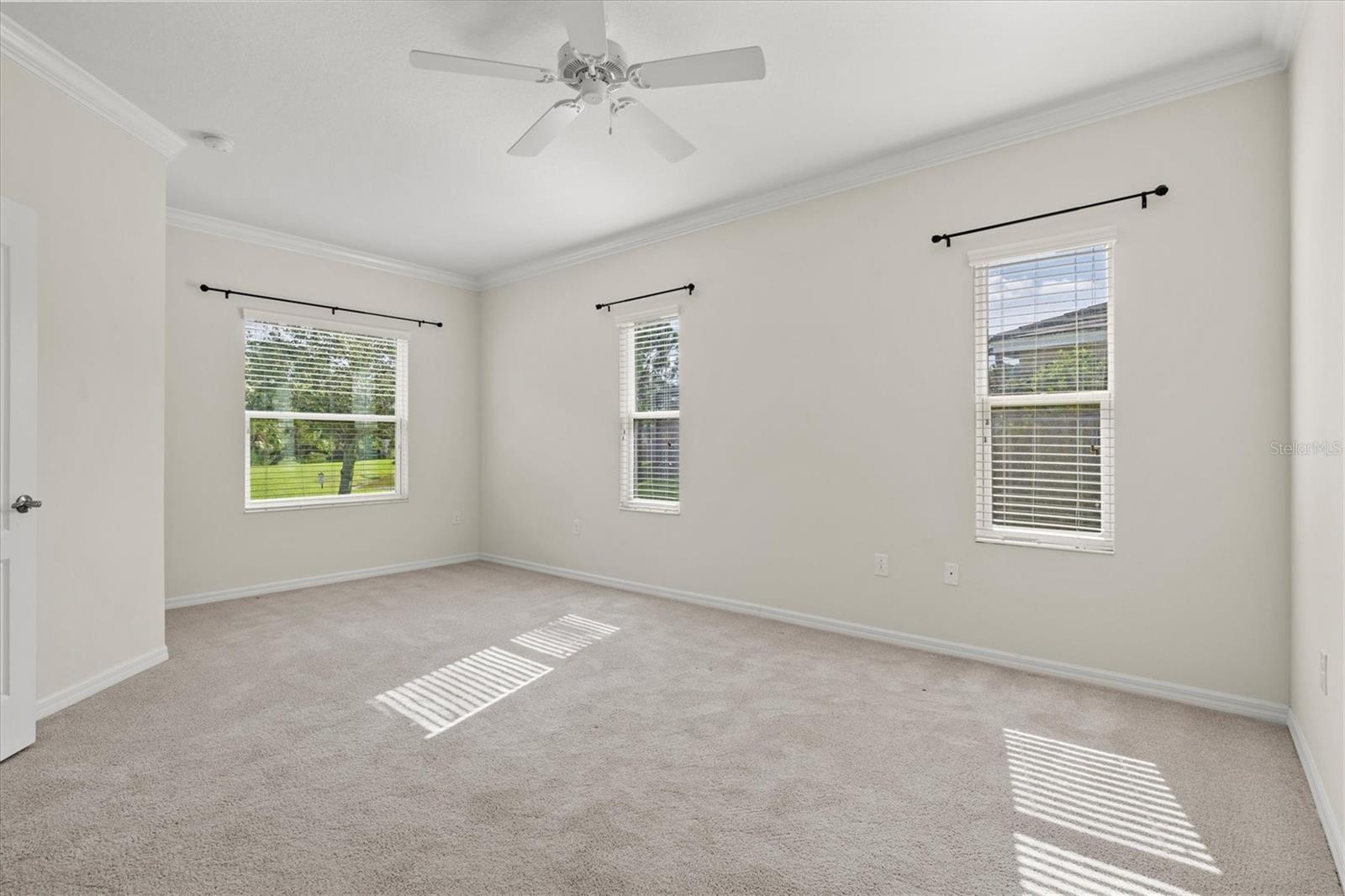 128 AVENS DR — photo 24