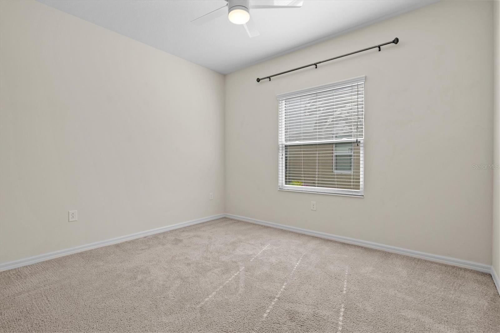 128 AVENS DR — photo 34