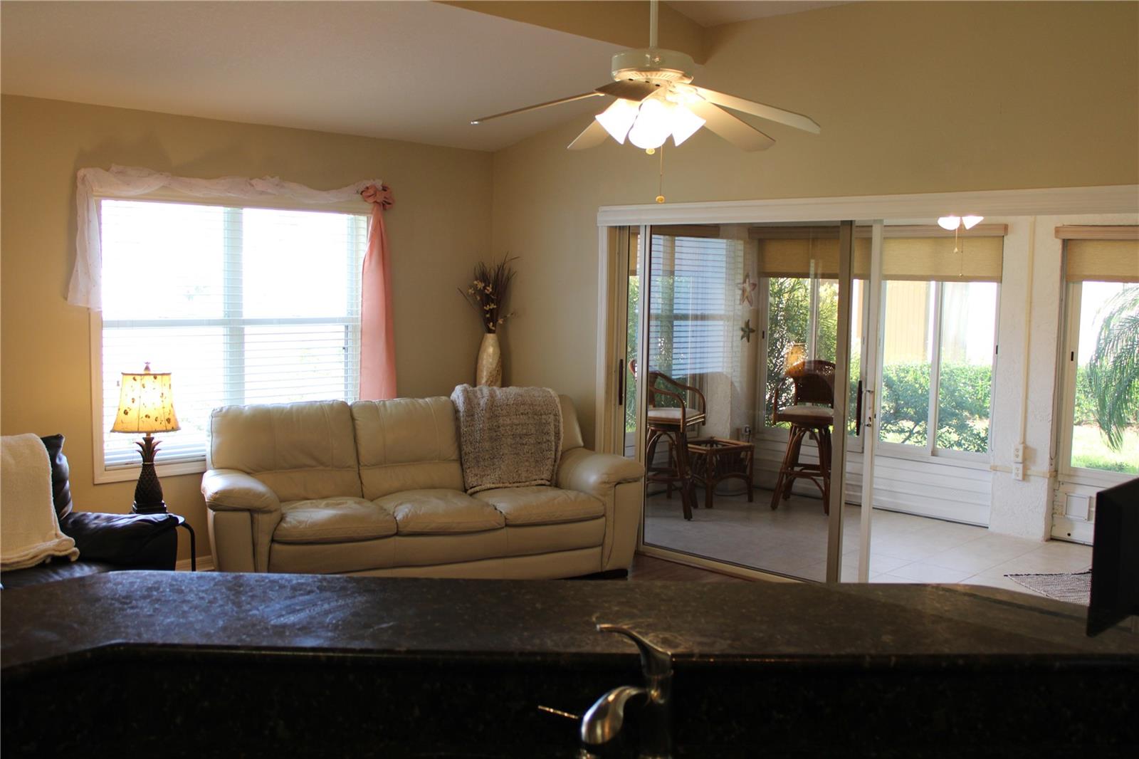 3115 LIVE OAK LN #30 — photo 3