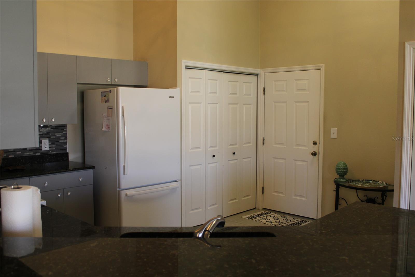 3115 LIVE OAK LN #30 — photo 2