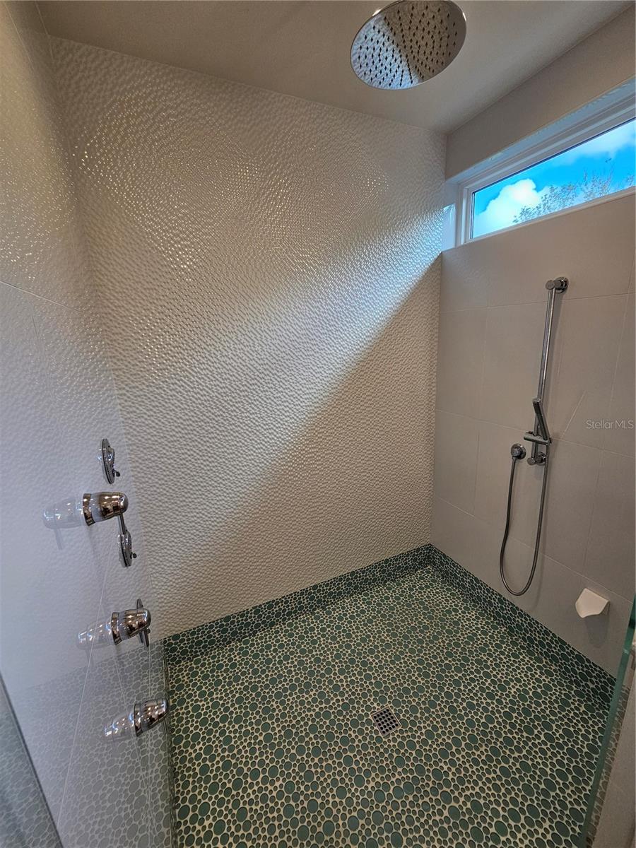 2408 NASSAU ST — photo 30