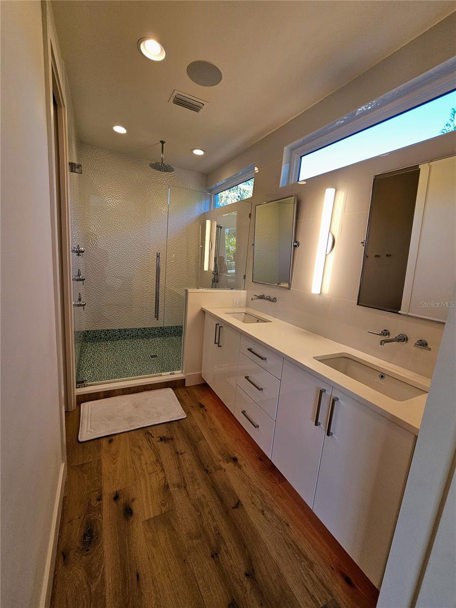 2408 NASSAU ST — photo 12