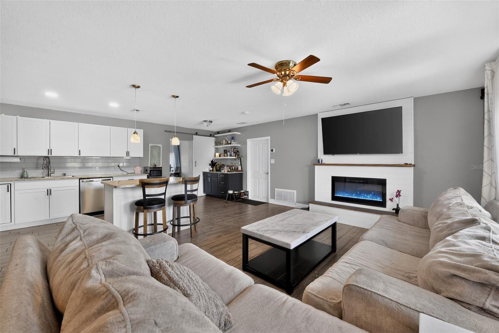 2815 SOUTHERN PKWY W — photo 3
