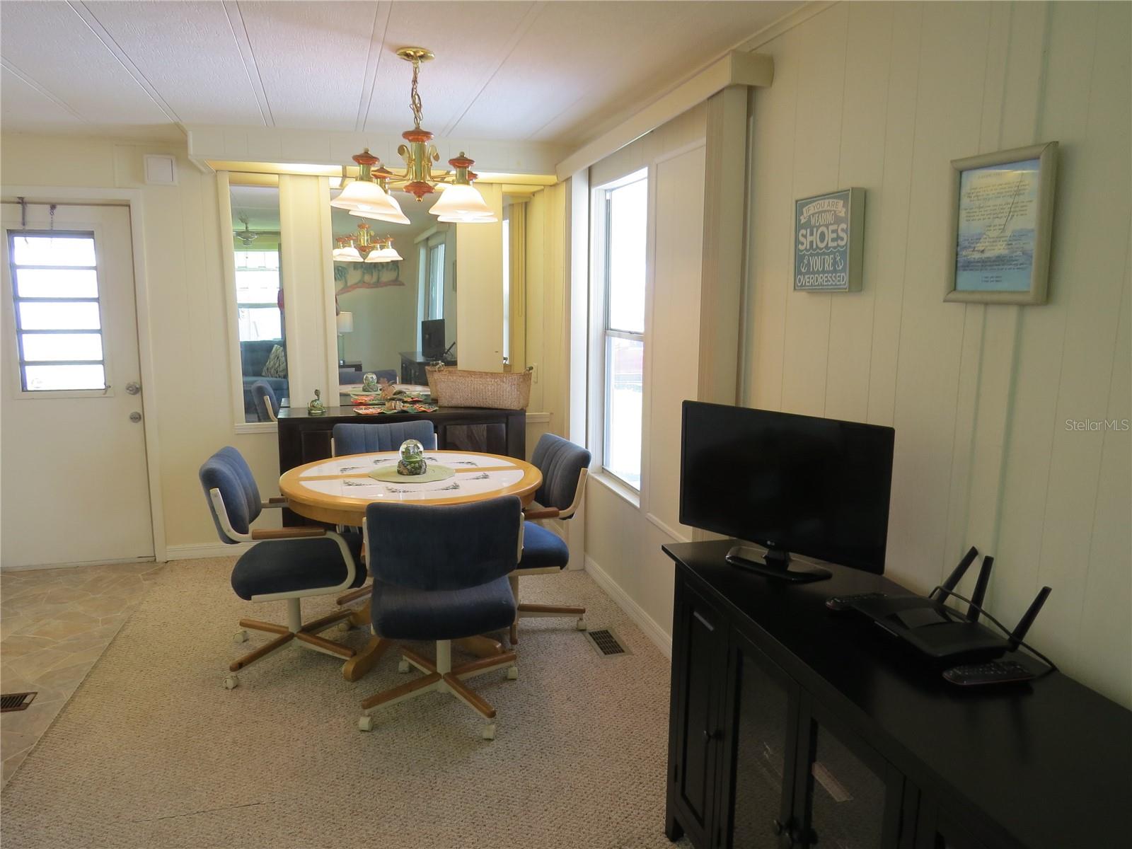 705 BLACKBURN BLVD — photo 9