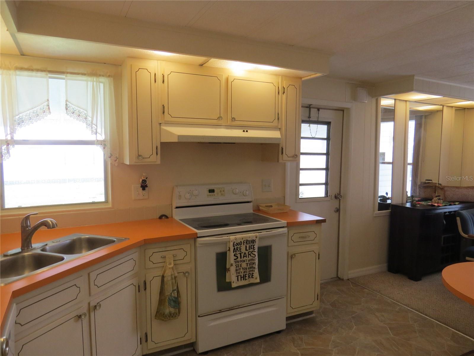 705 BLACKBURN BLVD — photo 8