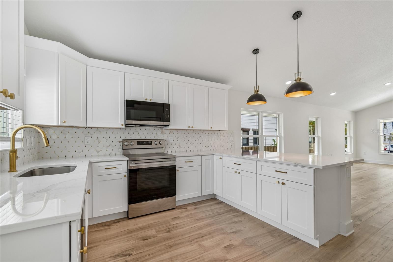 2301 HIGHLAND ST S — photo 10