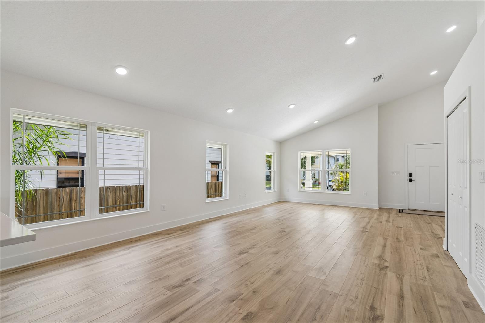 2301 HIGHLAND ST S — photo 6