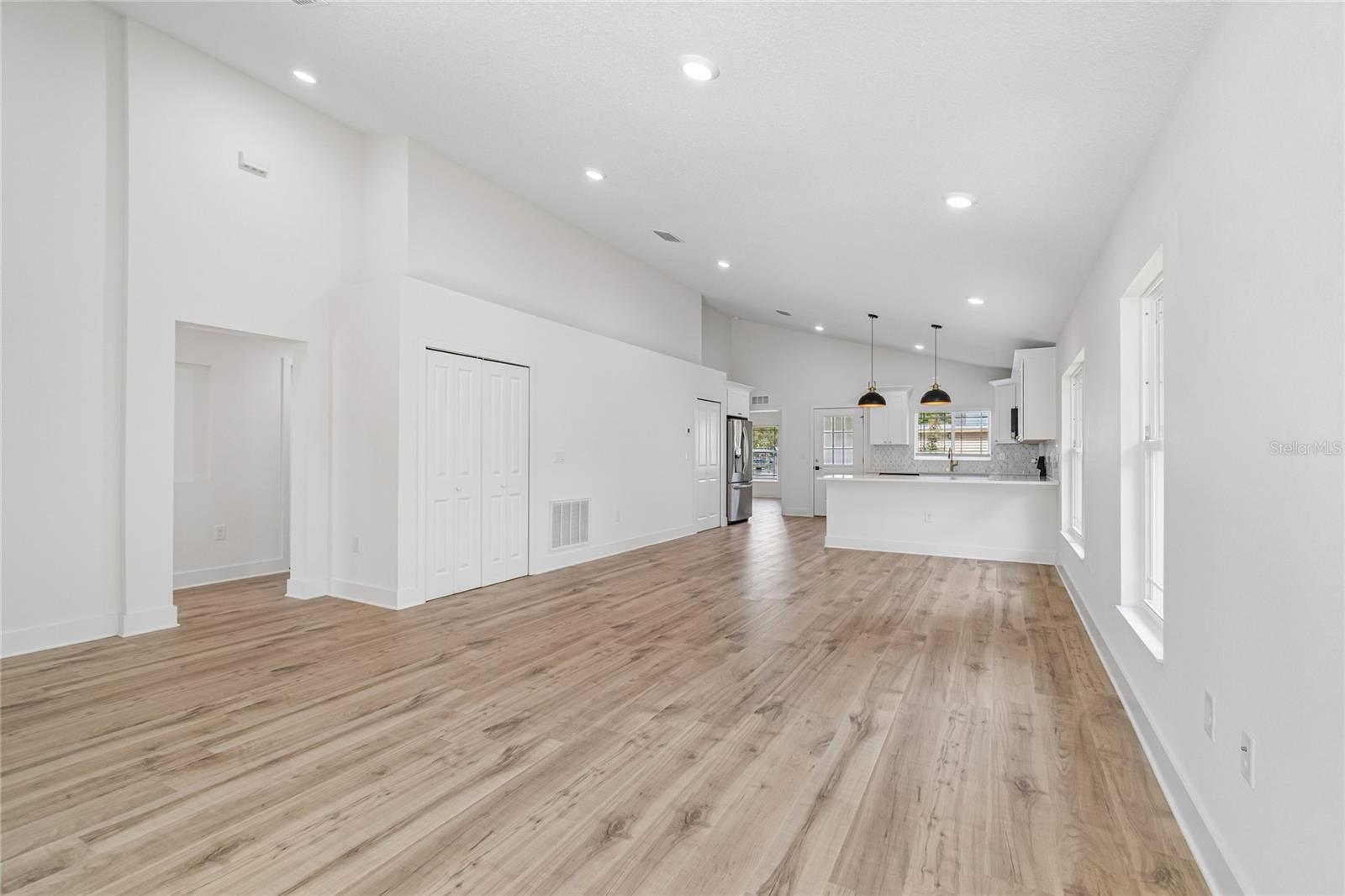 2301 HIGHLAND ST S — photo 5