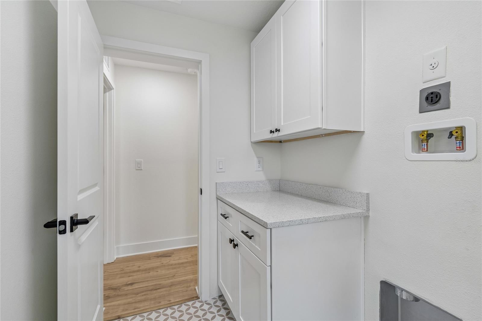2301 HIGHLAND ST S — photo 32