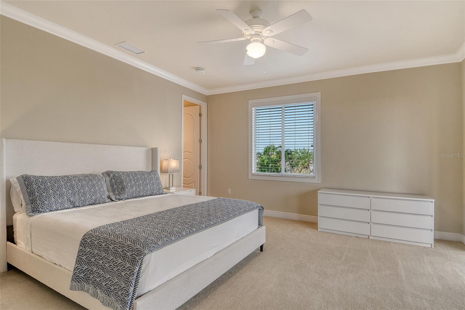 591 PUTTING GREEN LN — photo 36