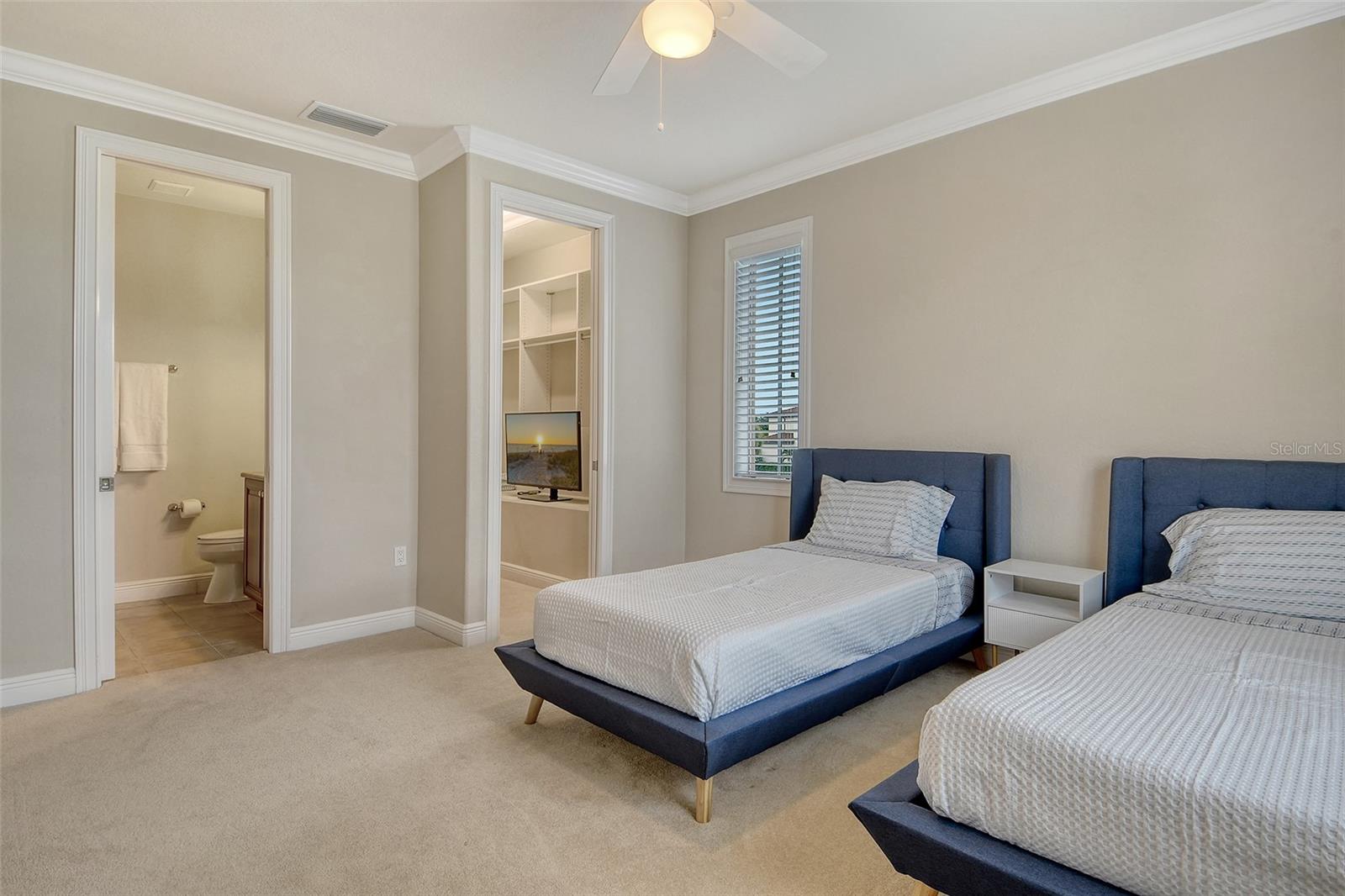591 PUTTING GREEN LN — photo 49