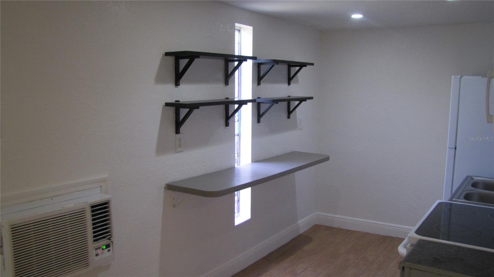 109 E GLADYS ST #D — photo 6