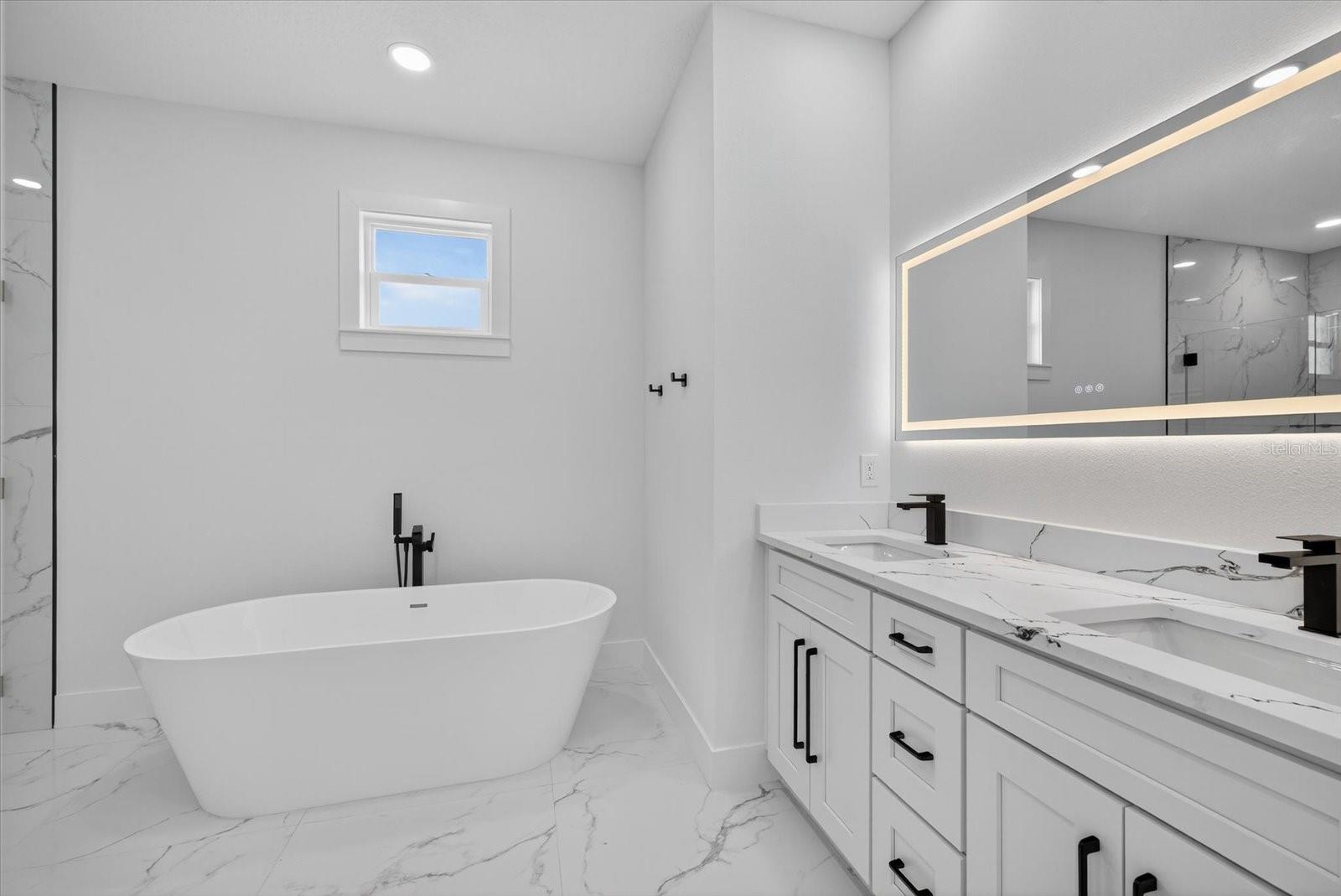 2719 W SAINT JOHN ST — photo 32