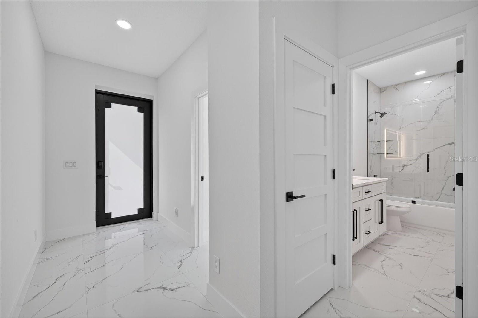 2719 W SAINT JOHN ST — photo 9