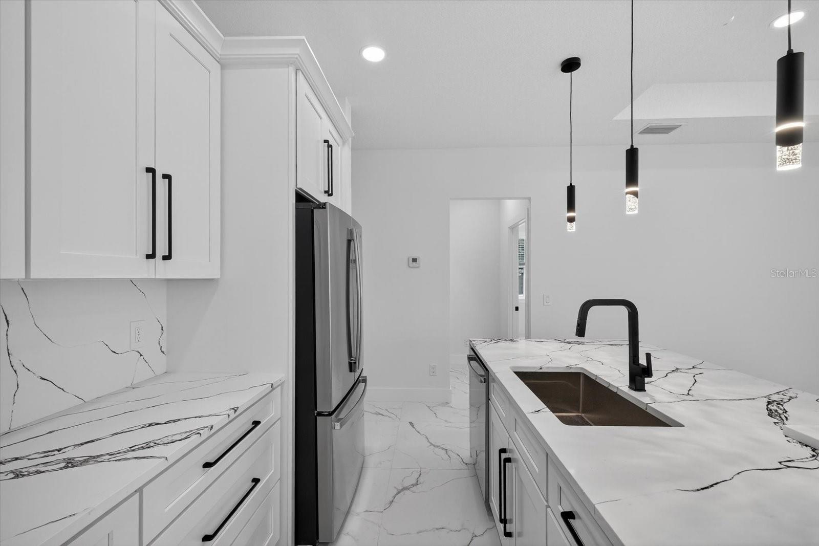 2719 W SAINT JOHN ST — photo 17