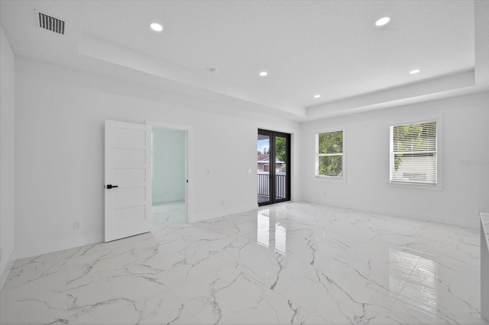 2719 W SAINT JOHN ST — photo 19