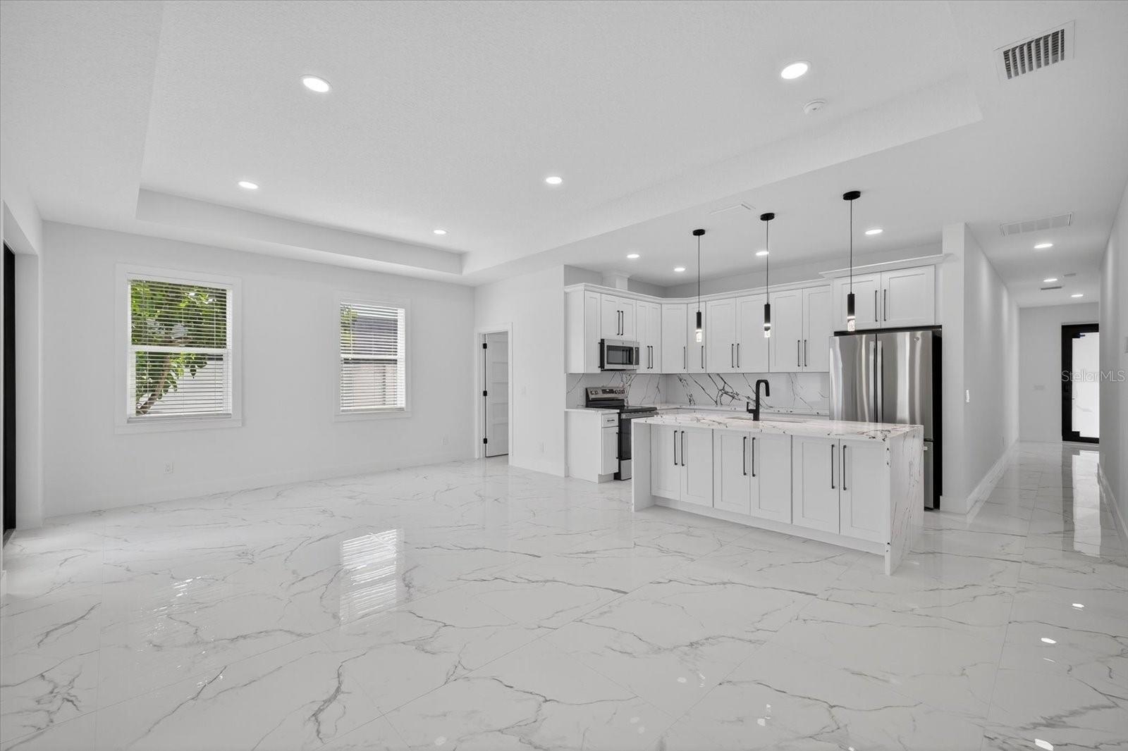 2719 W SAINT JOHN ST — photo 18