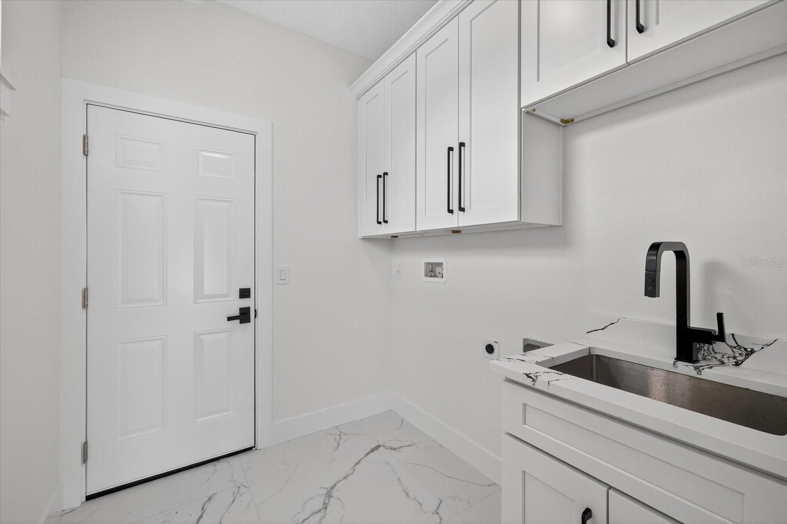 2719 W SAINT JOHN ST — photo 22