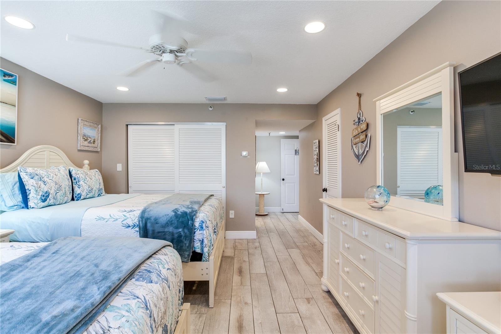 17450 GULF BLVD #206 — photo 43