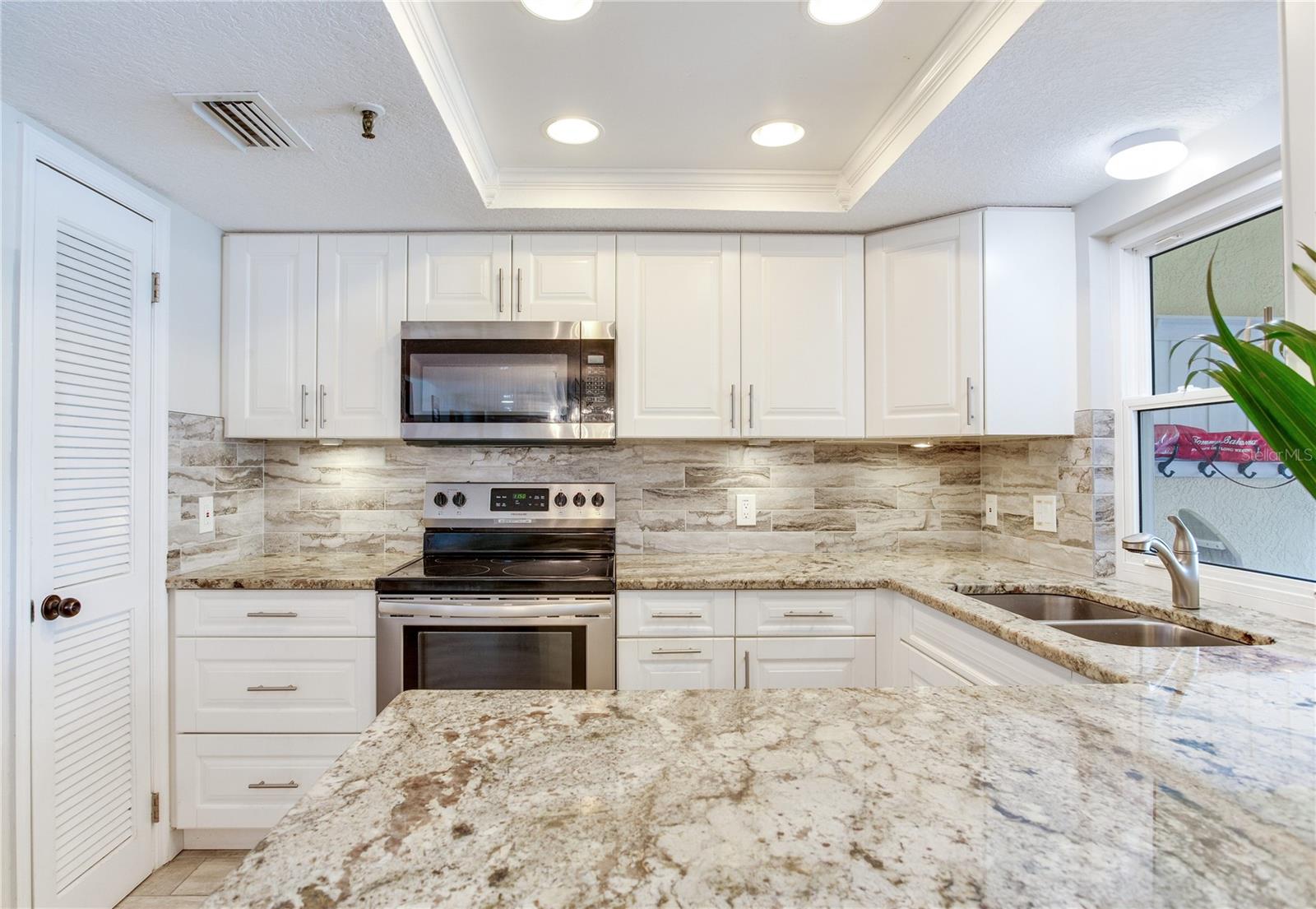 17450 GULF BLVD #206 — photo 25