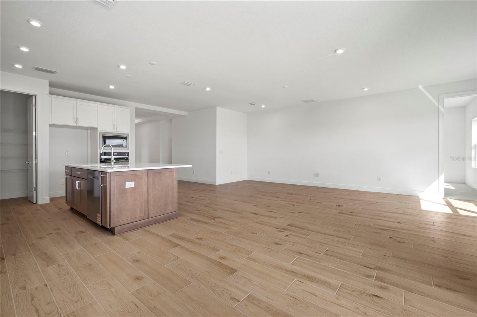 2945 STEWART CREEK CIR — photo 2