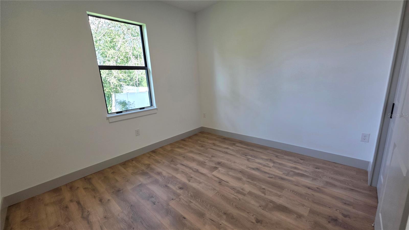 4802 SUNBURST AVE — photo 16