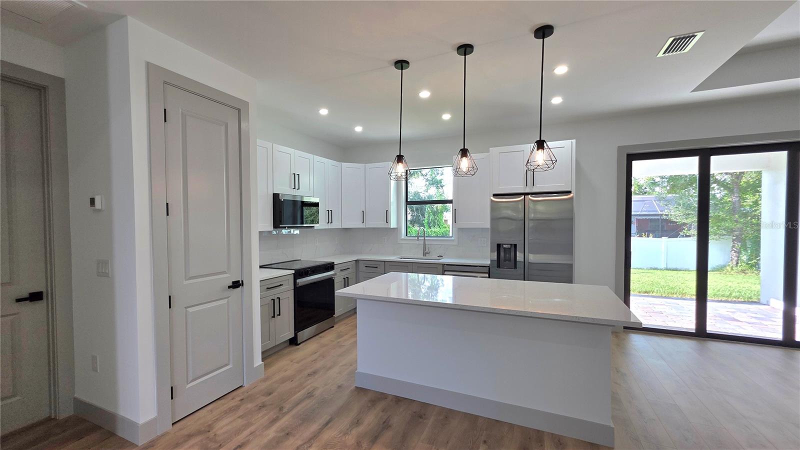 4802 SUNBURST AVE — photo 4