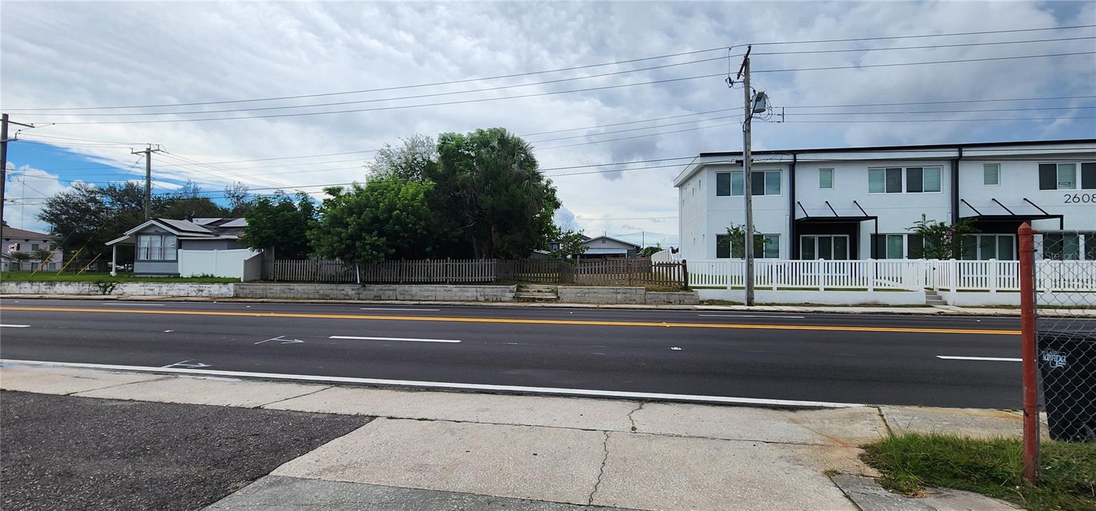 2606 W COLUMBUS DR — photo 13