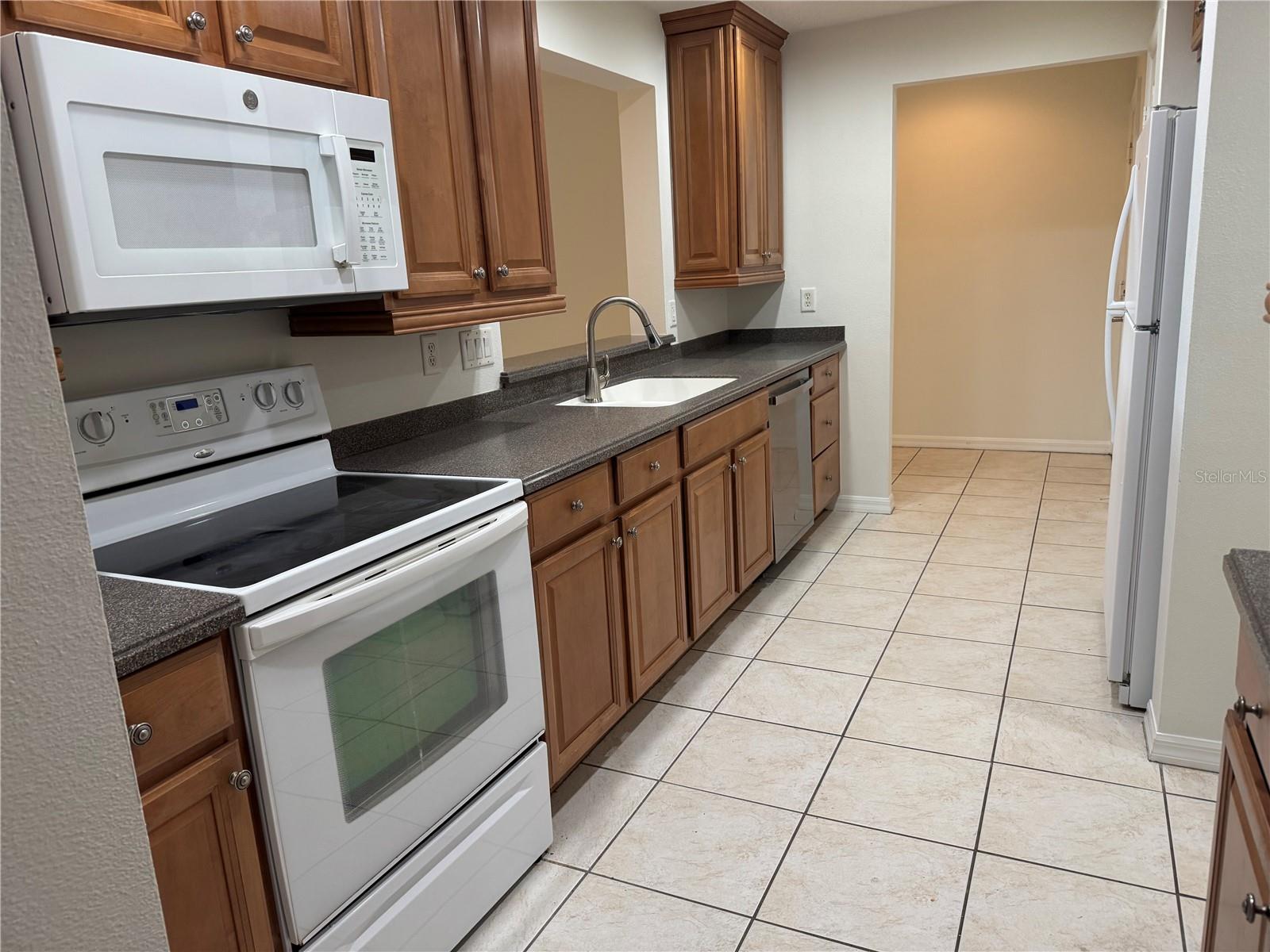 4037 OVERTURE CIR #4037 — photo 39