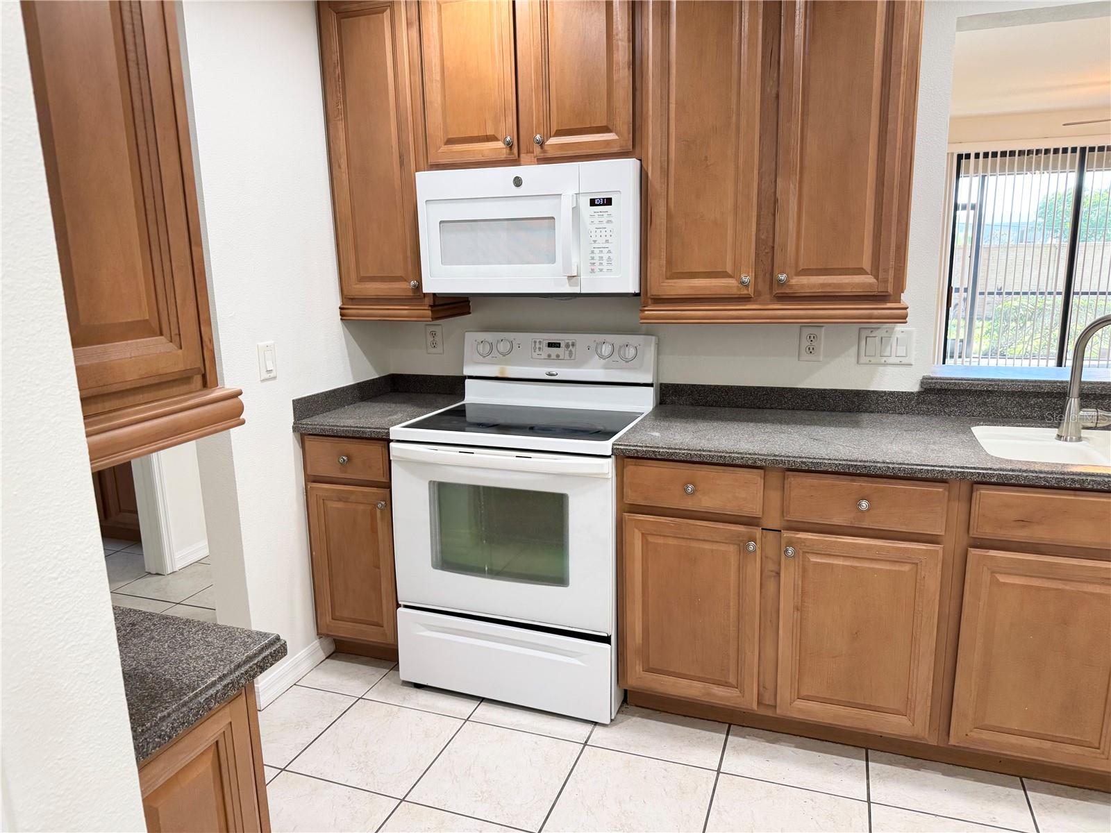 4037 OVERTURE CIR #4037 — photo 8