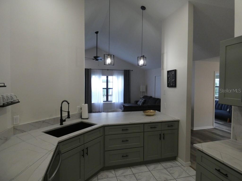 6534 FOXMOOR DR — photo 19