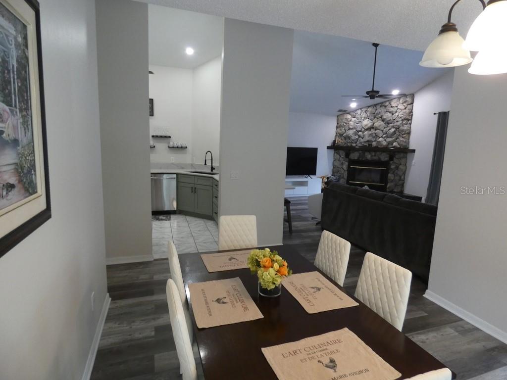 6534 FOXMOOR DR — photo 10