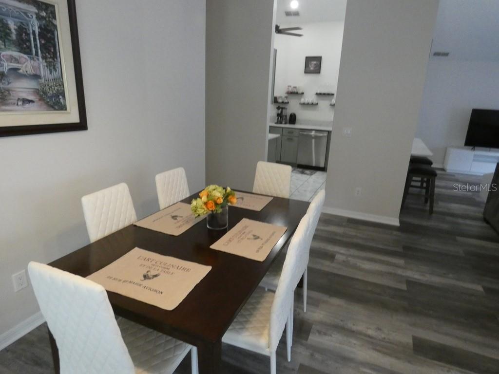 6534 FOXMOOR DR — photo 22