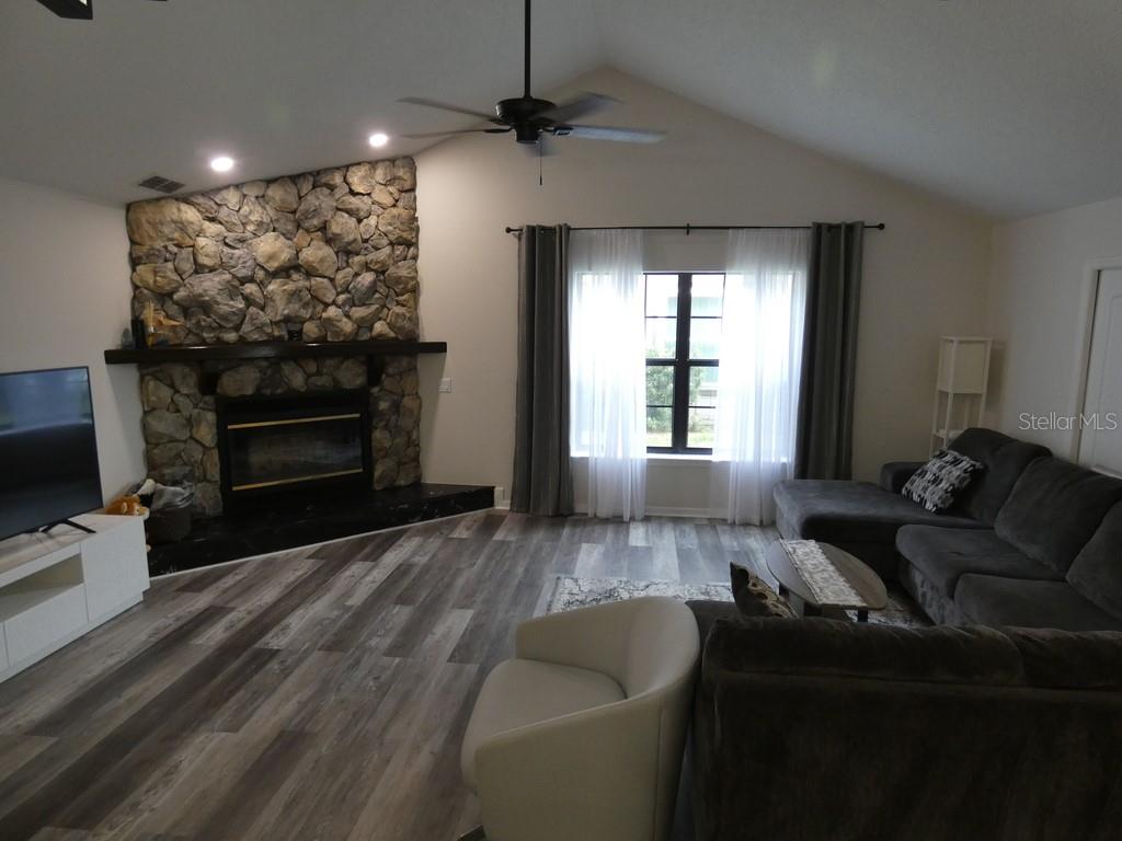 6534 FOXMOOR DR — photo 5