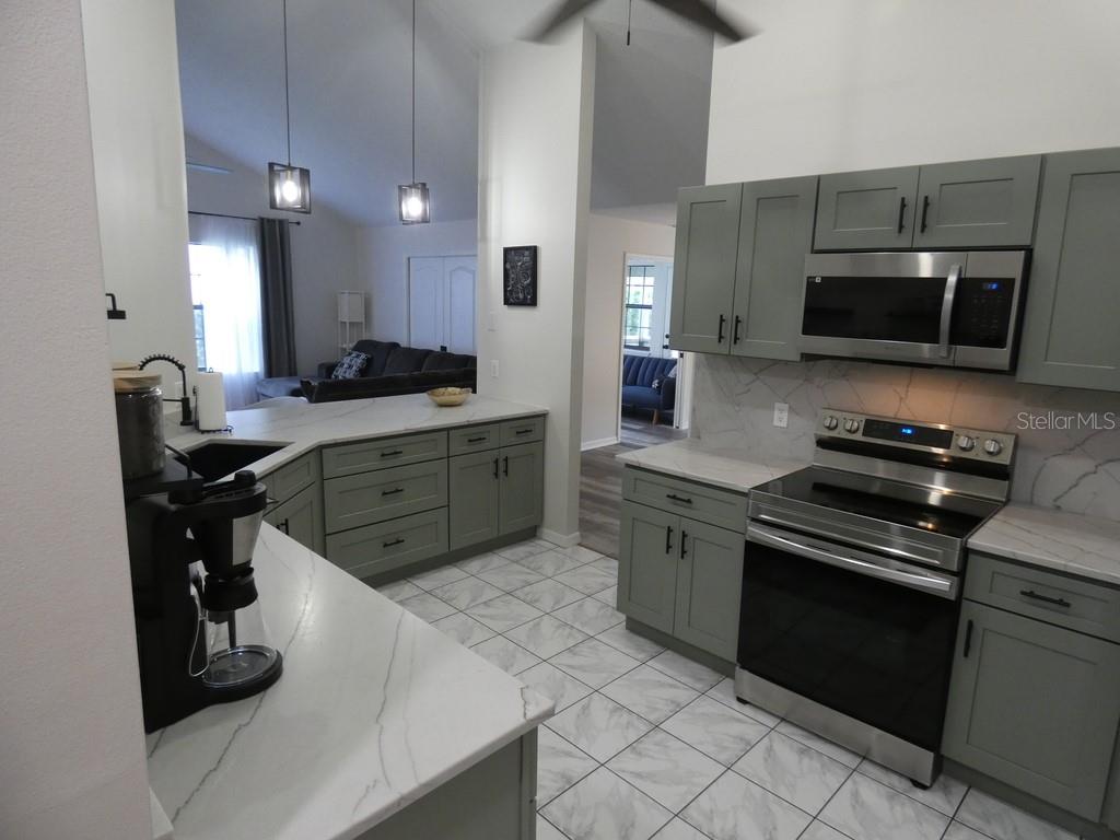 6534 FOXMOOR DR — photo 6