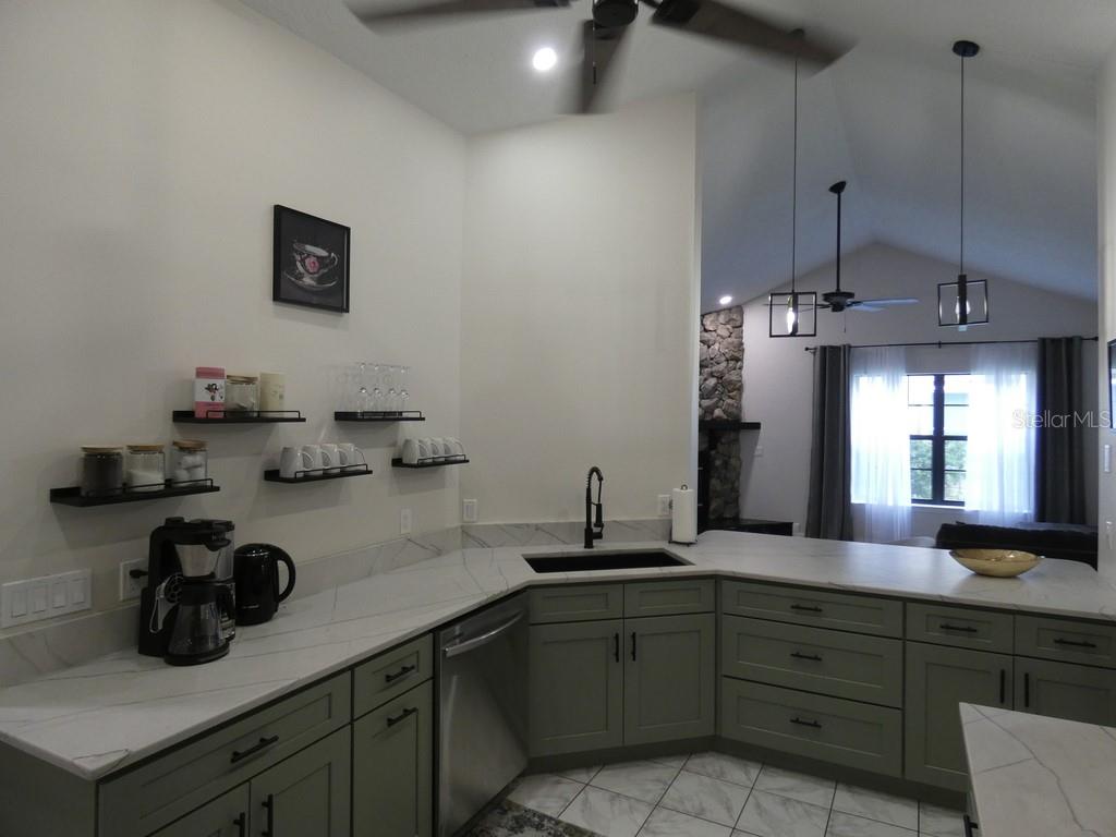 6534 FOXMOOR DR — photo 4
