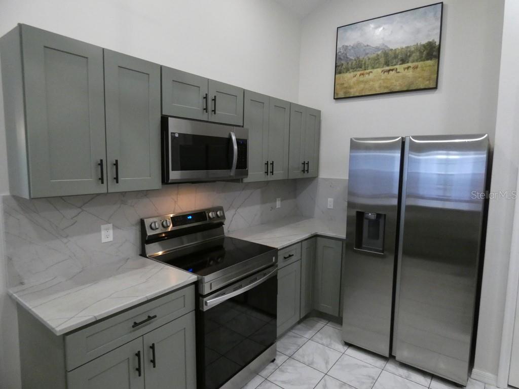 6534 FOXMOOR DR — photo 3